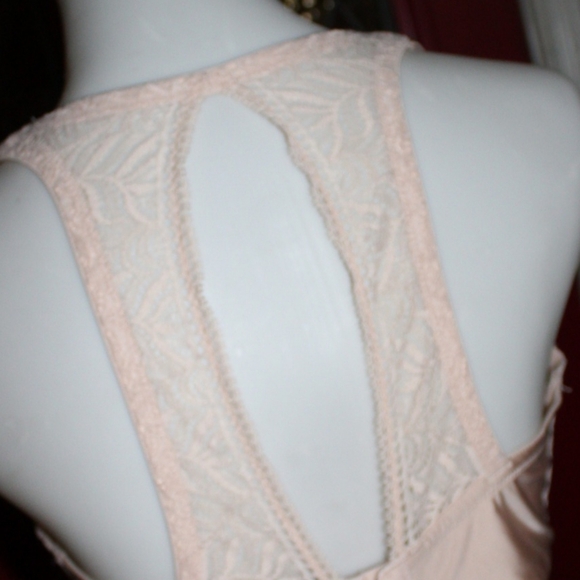 PARAMOUR SEAMLESS PLUNGE CONTOUR LACE BACK BRA - Picture 8 of 16